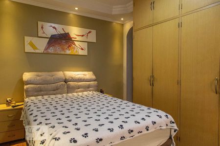 Casa à venda com 330m², 3 quartos e 2 vagasQuarto Suíte 2