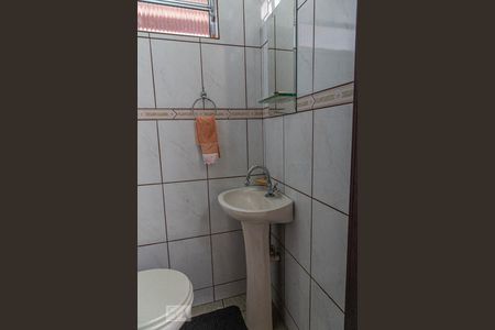 Casa à venda com 330m², 3 quartos e 2 vagasBanheiro de Serviço