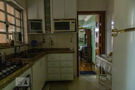 Casa à venda com 330m², 3 quartos e 2 vagasCozinha