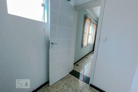 Casa à venda com 328m², 4 quartos e 6 vagasLavabo