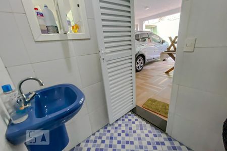 Casa à venda com 328m², 4 quartos e 6 vagasLavabo 2