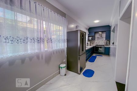 Casa à venda com 328m², 4 quartos e 6 vagasCozinha