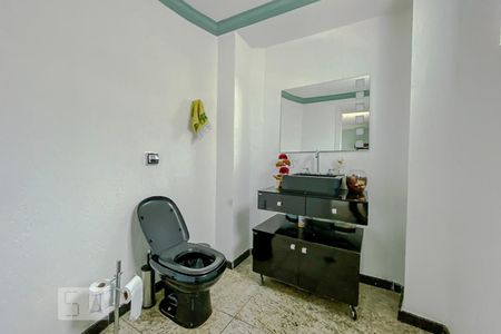 Casa à venda com 328m², 4 quartos e 6 vagasLavabo