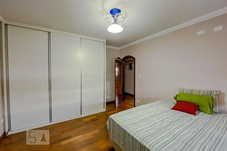 Casa à venda com 328m², 4 quartos e 6 vagasQuarto 2