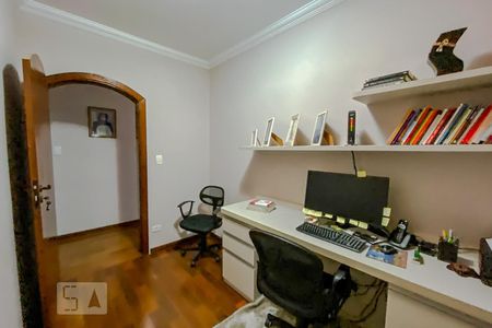 Casa à venda com 328m², 4 quartos e 6 vagasEscritorio