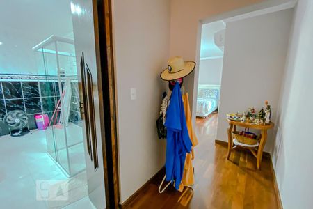 Casa à venda com 328m², 4 quartos e 6 vagasSuite