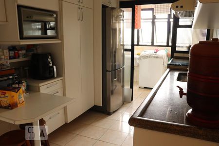 Apartamento à venda com 115m², 3 quartos e 3 vagasCozinha