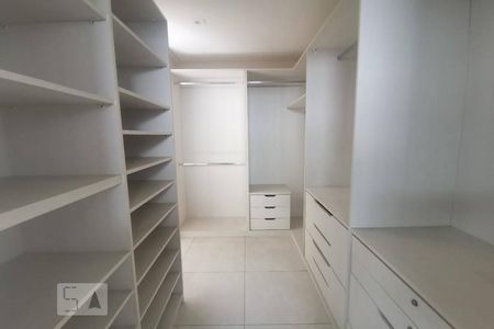 Apartamento à venda com 82m², 1 quarto e 2 vagasCloset