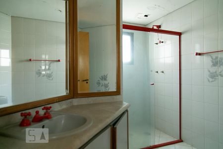 Apartamento para alugar com 285m², 4 quartos e 4 vagas Apartamento para alugar com 285m², 4 quartos e 4 vagasBanheiro da Suíte 3