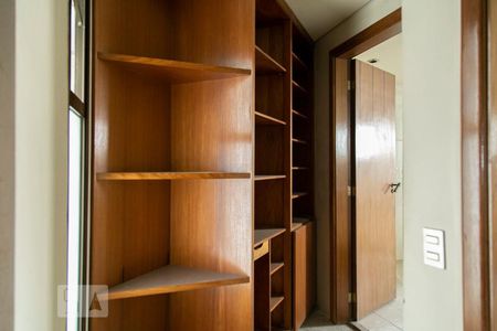 Apartamento para alugar com 285m², 4 quartos e 4 vagas Apartamento para alugar com 285m², 4 quartos e 4 vagasCloset