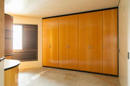 Apartamento para alugar com 285m², 4 quartos e 4 vagas Apartamento para alugar com 285m², 4 quartos e 4 vagasSuíte 3