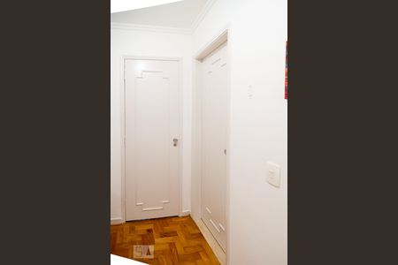 Corredor íntimo de apartamento para alugar com 1 quarto, 44m² em Cidade Monções, São Paulo