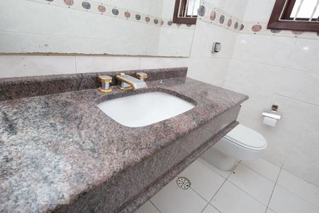 Casa à venda com 300m², 5 quartos e 3 vagasBanheiro