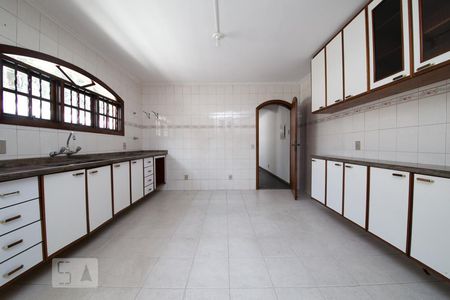 Casa à venda com 300m², 5 quartos e 3 vagasCozinha