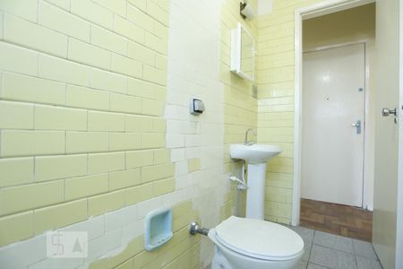 Banheiro de kitnet/studio para alugar com 1 quarto, 36m² em Bela Vista, São Paulo