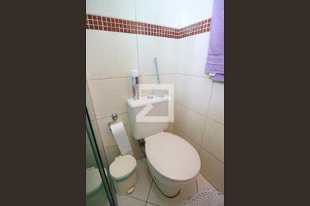 Casa à venda com 170m², 3 quartos e 4 vagasBanheiro do Quarto 2