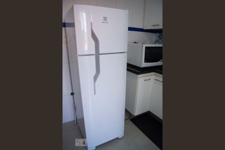 Geladeira de apartamento para alugar com 2 quartos, 90m² em Vila São Francisco (zona Sul), São Paulo