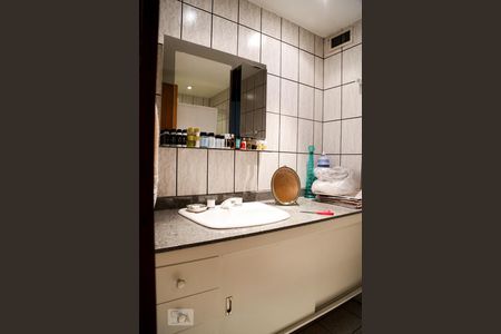 Apartamento à venda com 245m², 3 quartos e 4 vagas Apartamento à venda com 245m², 3 quartos e 4 vagasBanheiro