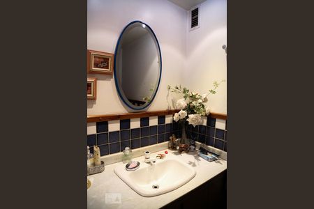 Apartamento à venda com 245m², 3 quartos e 4 vagas Apartamento à venda com 245m², 3 quartos e 4 vagasBanheiro