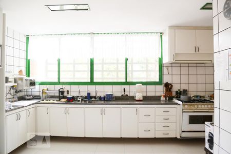 Apartamento à venda com 245m², 3 quartos e 4 vagas Apartamento à venda com 245m², 3 quartos e 4 vagasCozinha