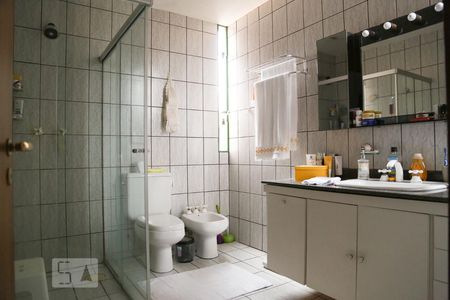 Apartamento à venda com 245m², 3 quartos e 4 vagas Apartamento à venda com 245m², 3 quartos e 4 vagasBanheiro