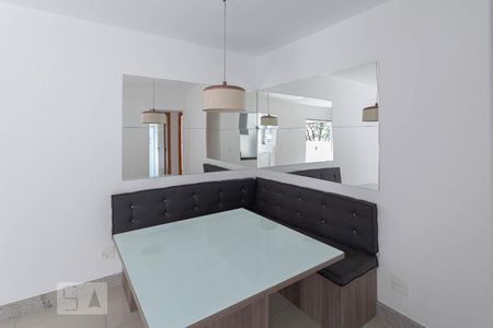 Sala de apartamento para alugar com 2 quartos, 70m² em Sion, Belo Horizonte