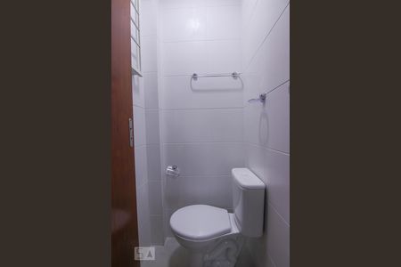 Banheiro de kitnet/studio para alugar com 1 quarto, 10m² em Bom Retiro, São Paulo