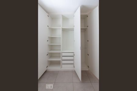 Casa à venda com 100m², 3 quartos e 1 vaga Casa à venda com 100m², 3 quartos e 1 vagaSuíte - Armários