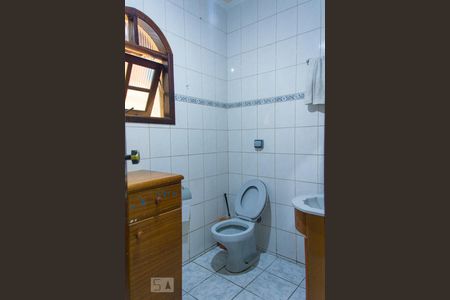 Casa à venda com 173m², 3 quartos e 2 vagas Casa à venda com 173m², 3 quartos e 2 vagasBanheiro Social 1