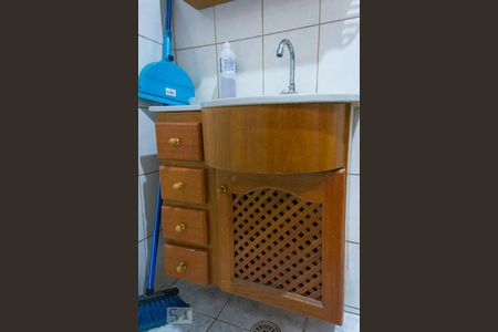 Casa à venda com 173m², 3 quartos e 2 vagas Casa à venda com 173m², 3 quartos e 2 vagasBanheiro Social 1