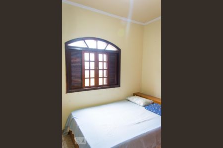 Casa à venda com 173m², 3 quartos e 2 vagas Casa à venda com 173m², 3 quartos e 2 vagasQuarto