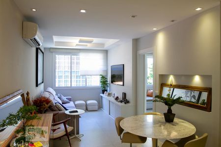 Sala de apartamento à venda com 2 quartos, 74m² em Lagoa, Rio de Janeiro