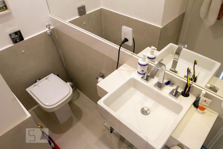 Apartamento à venda com 74m², 2 quartos e 1 vaga Apartamento à venda com 74m², 2 quartos e 1 vagaSuíte