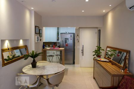 Sala de apartamento à venda com 2 quartos, 74m² em Lagoa, Rio de Janeiro