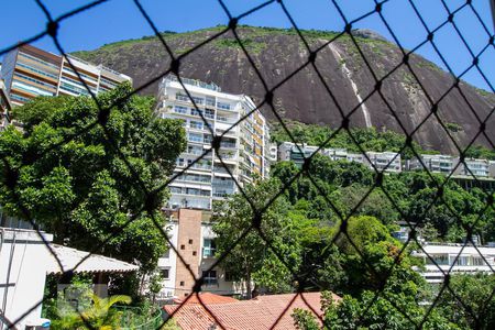 Apartamento à venda com 74m², 2 quartos e 1 vaga Apartamento à venda com 74m², 2 quartos e 1 vagaVista