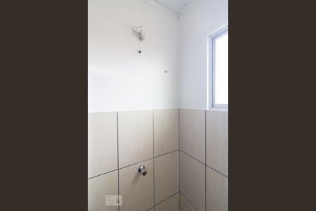 Banheiro de apartamento para alugar com 1 quarto, 45m² em Novo Mundo, Curitiba