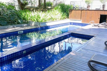 Apartamento à venda com 65m², 2 quartos e 1 vagaÁrea comum - Piscina