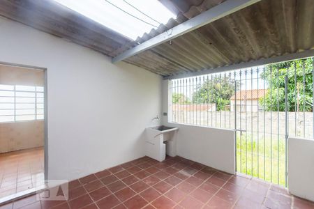 Casa à venda com 80m², 3 quartos e 1 vagaArea de serviço