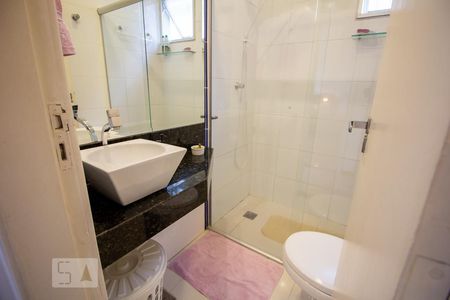 Apartamento para alugar com 69m², 2 quartos e 1 vaga Apartamento para alugar com 69m², 2 quartos e 1 vagaBanheiro