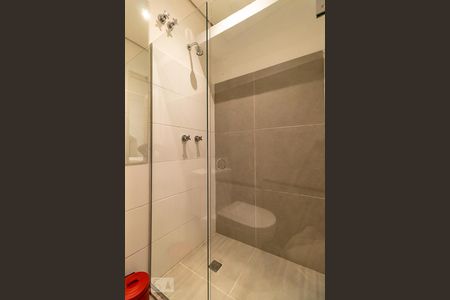Banheiro de casa para alugar com 1 quarto, 30m² em Cerqueira César, São Paulo