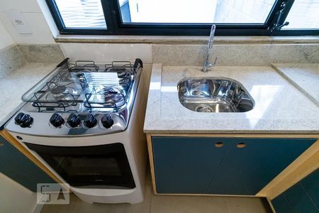 Cozinha de casa para alugar com 1 quarto, 25m² em Cerqueira César, São Paulo