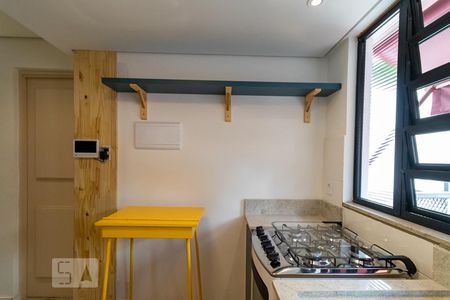 Cozinha de casa para alugar com 1 quarto, 25m² em Cerqueira César, São Paulo
