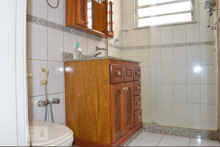 Apartamento para alugar com 65m², 2 quartos e sem vagaBanheiro