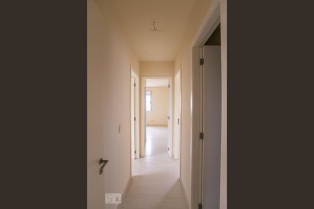 Corredor de apartamento para alugar com 3 quartos, 80m² em Santana, Porto Alegre