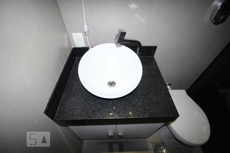 Apartamento para alugar com 63m², 2 quartos e sem vagaBanheiro