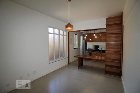 Sala de apartamento para alugar com 2 quartos, 63m² em Botafogo, Rio de Janeiro