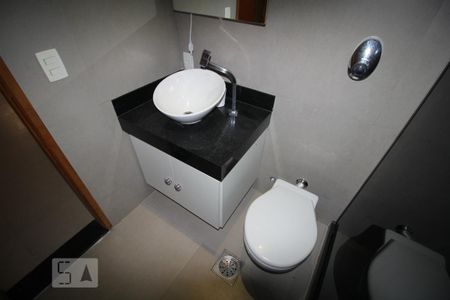 Apartamento para alugar com 63m², 2 quartos e sem vagaBanheiro