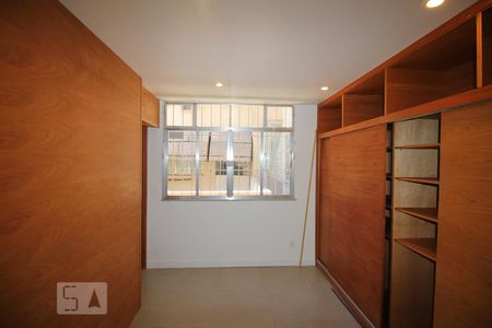  Quarto 1 de apartamento para alugar com 2 quartos, 63m² em Botafogo, Rio de Janeiro