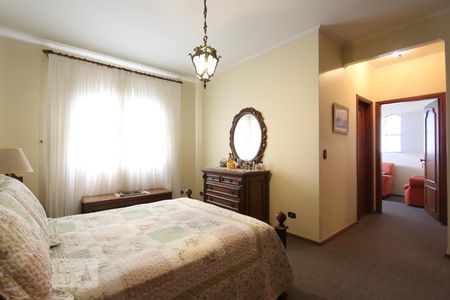 Casa à venda com 300m², 4 quartos e 4 vagasSuíte 1