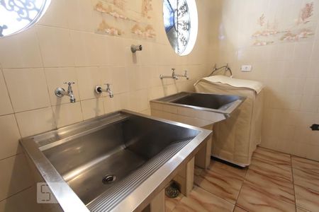 Casa à venda com 300m², 4 quartos e 4 vagasÁrea de serviço